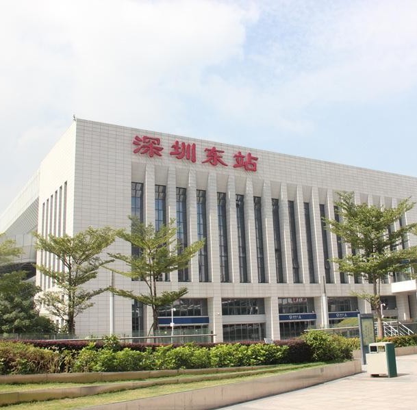 深圳地鐵布吉東站防滑貼